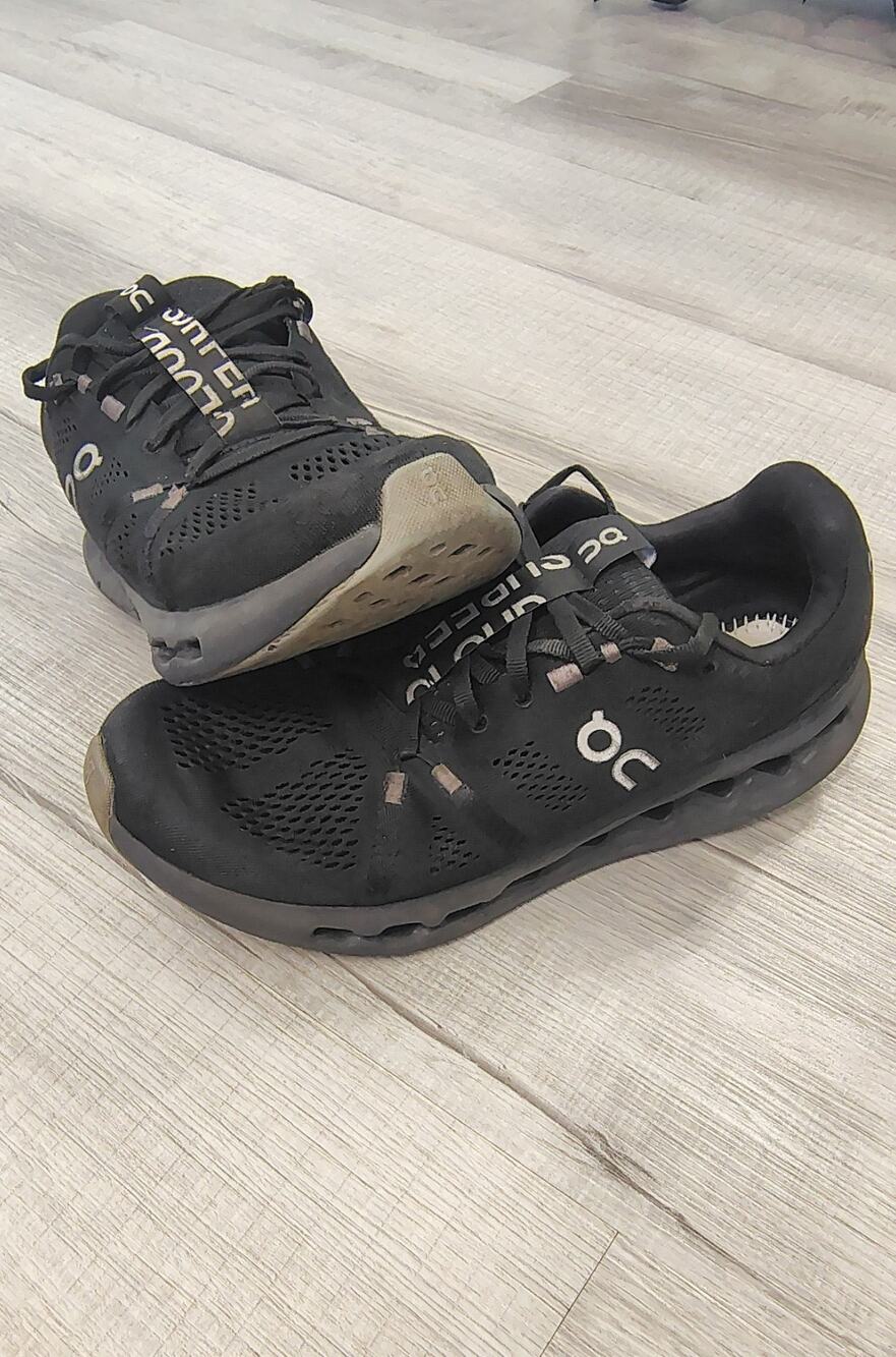 On Cloud Surfer Running Shoes Mens Size 10.5